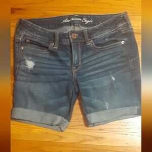 AMERICAN EAGLE LOW RISE DENIM SHORTS